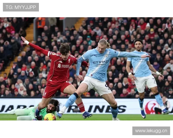 多线压力之下,曼城轮换体系是否正在失效:球队深度与稳定性面临考验 多线压力之下,曼城轮换体系是否正在失效:球队深度与稳定性面临考验