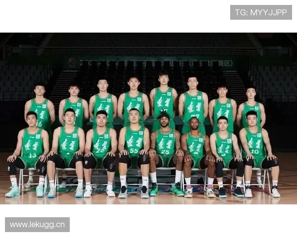 姚明打完球直接去买豪车，钱包厚得像存折啊！