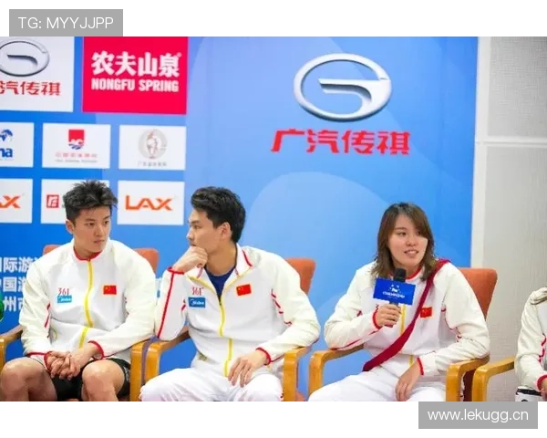 徐嘉余随手背个包，标签一看我就放弃买房梦了