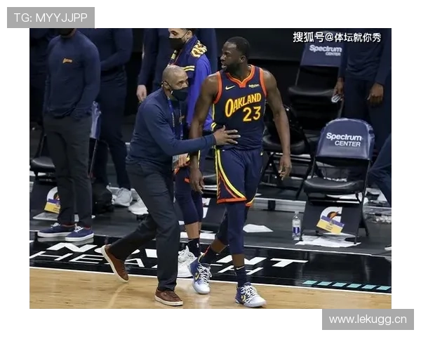 篮球比赛中“跳球”如何决定球权归属?裁判执行与抛球技巧详解 篮球比赛中“跳球”如何决定球权归属?裁判执行与抛球技巧详解